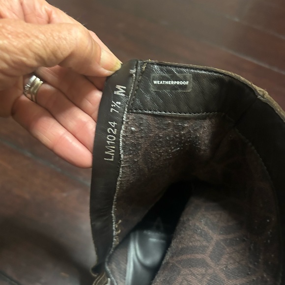 Worn once in house ! In great condition. - Picture 3 of 3